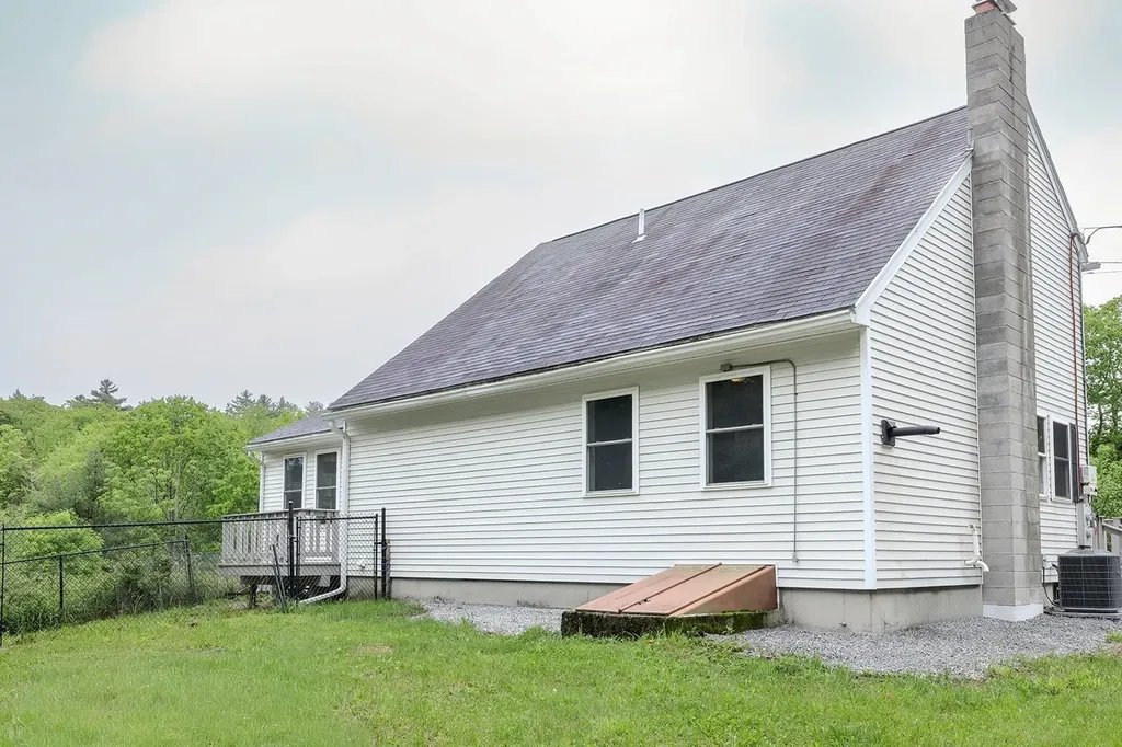 162 Hodgdon Road Weare NH 03281