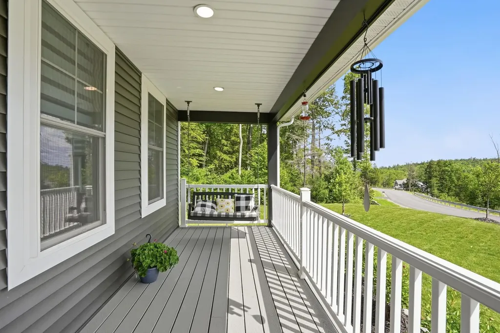 47 Indian Rock Road Bedford NH 03110