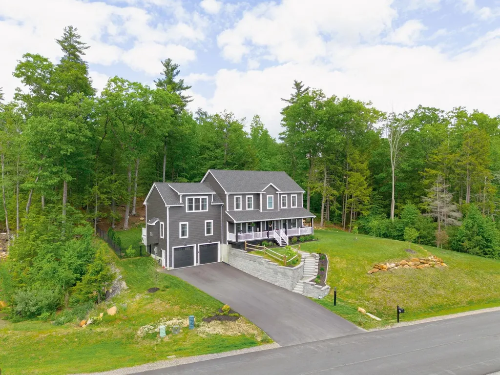 47 Indian Rock Road Bedford NH 03110