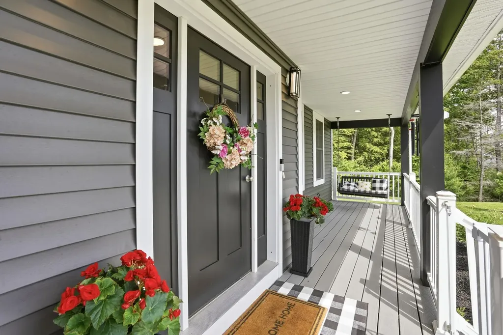 47 Indian Rock Road Bedford NH 03110