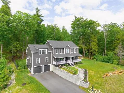 47 Indian Rock Road Bedford NH 03110