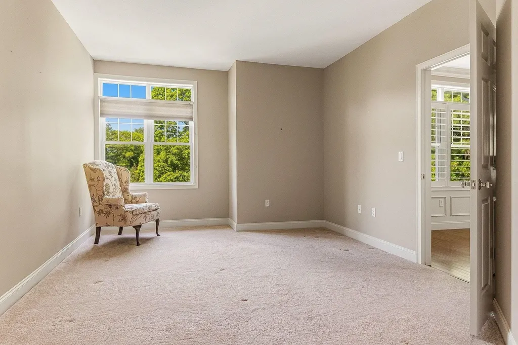 5 Sterling Hill Lane Exeter NH 03833