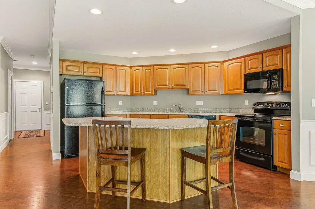 5 Sterling Hill Lane Exeter NH 03833
