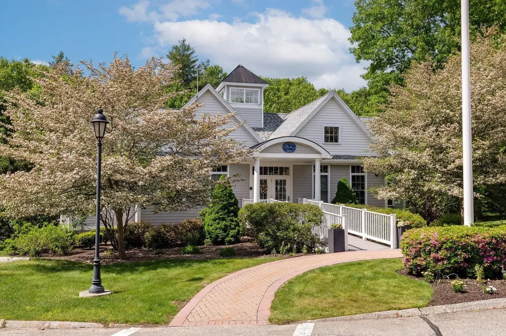 5 Sterling Hill Lane Exeter NH 03833