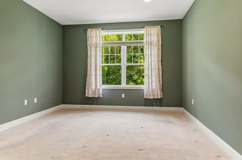 5 Sterling Hill Lane Exeter NH 03833