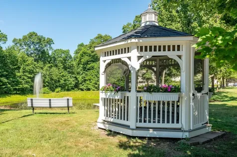5 Sterling Hill Lane Exeter NH 03833