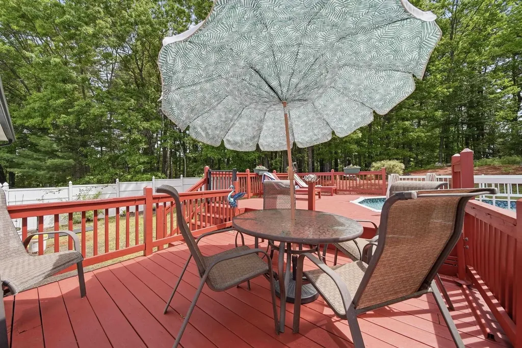 24 Jennifer Drive Nashua NH 03062