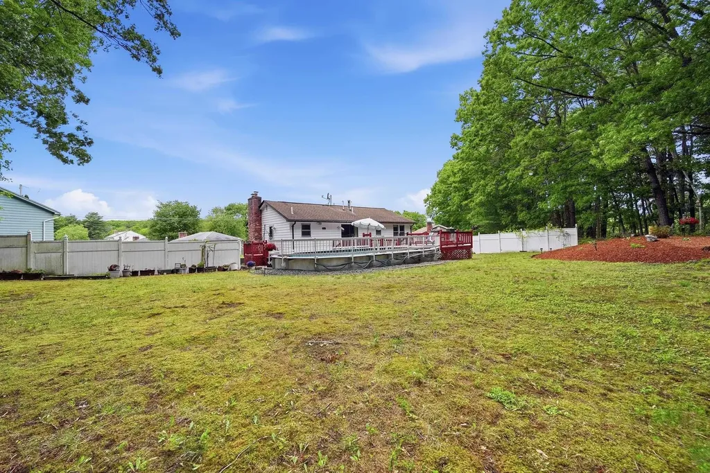 24 Jennifer Drive Nashua NH 03062