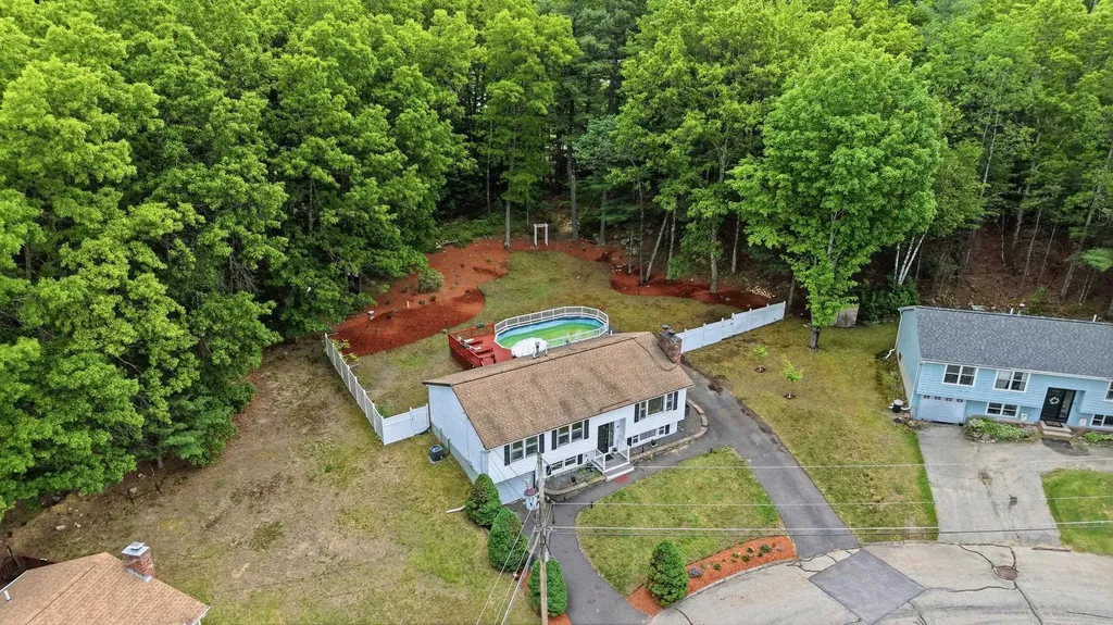 24 Jennifer Drive Nashua NH 03062