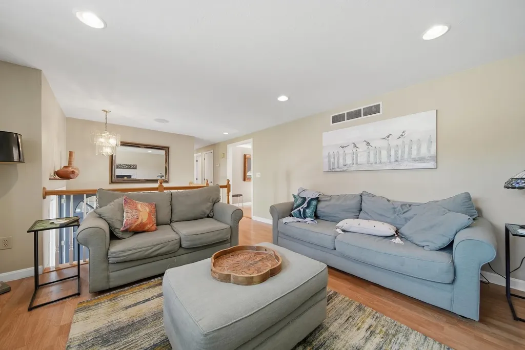 24 Jennifer Drive Nashua NH 03062