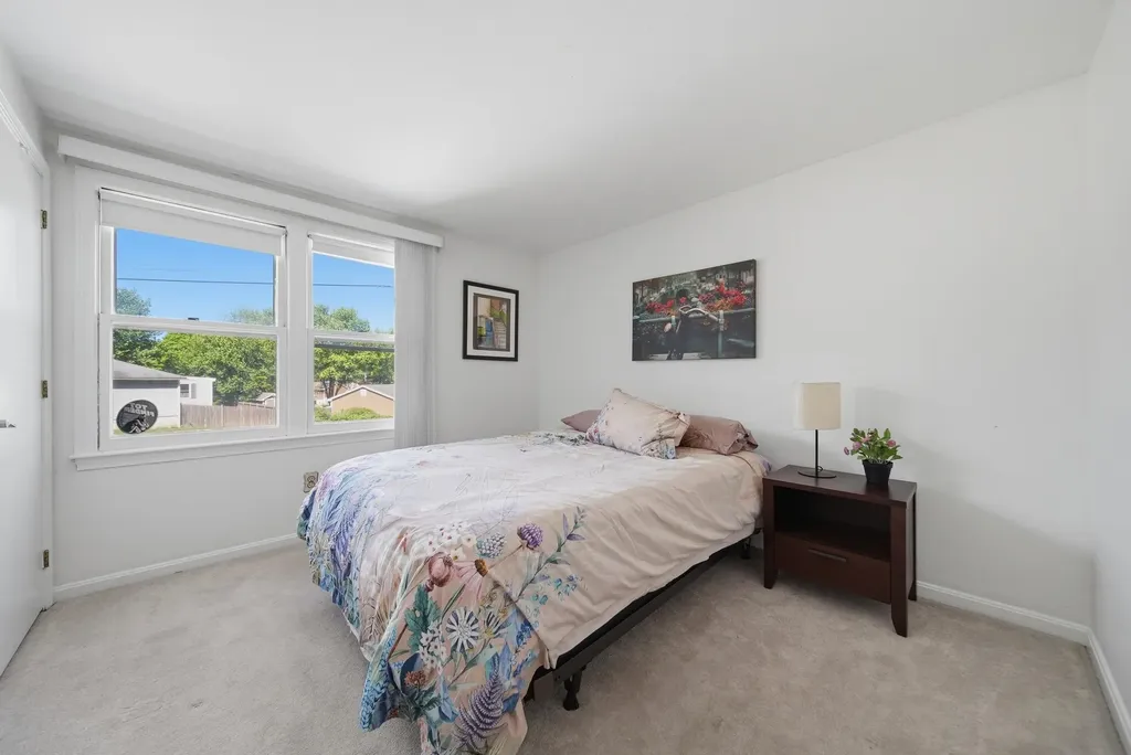 24 Jennifer Drive Nashua NH 03062