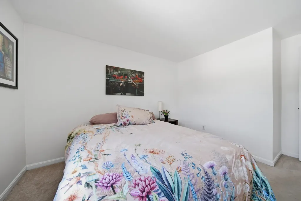 24 Jennifer Drive Nashua NH 03062