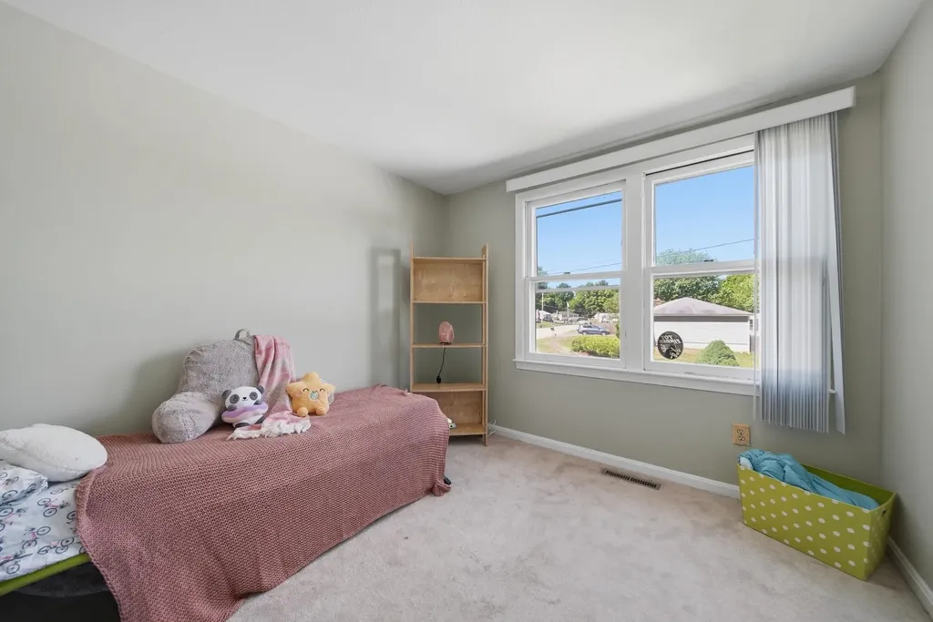 24 Jennifer Drive Nashua NH 03062