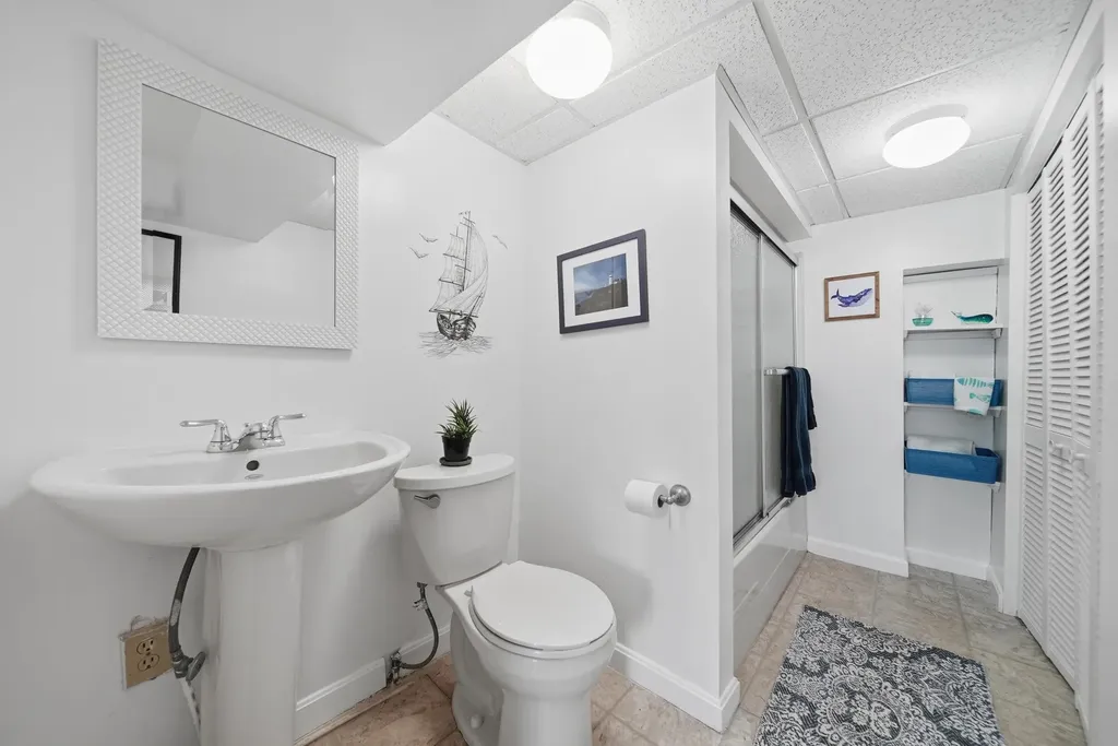 24 Jennifer Drive Nashua NH 03062