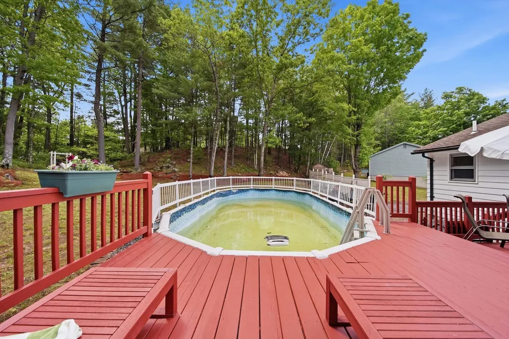 24 Jennifer Drive Nashua NH 03062