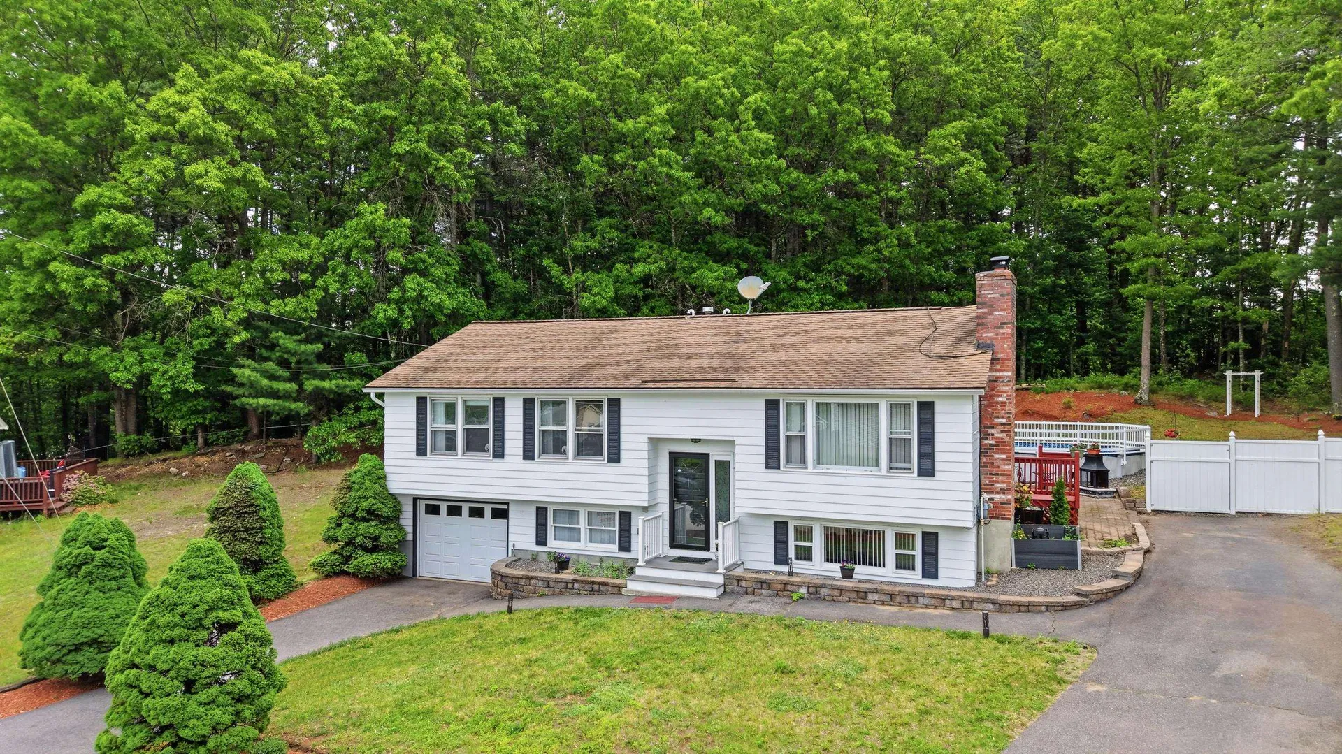 24 Jennifer Drive Nashua NH 03062