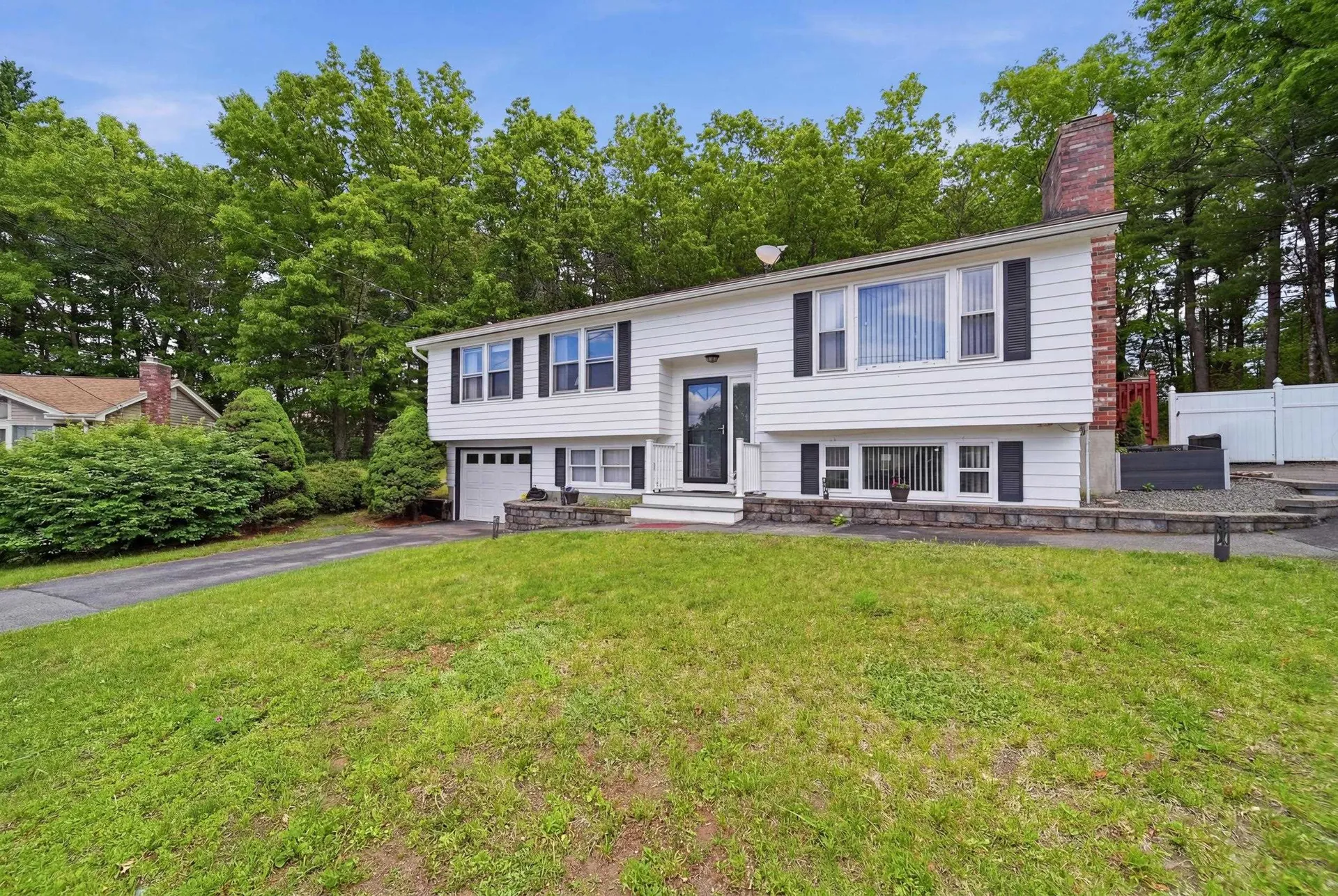 24 Jennifer Drive Nashua NH 03062