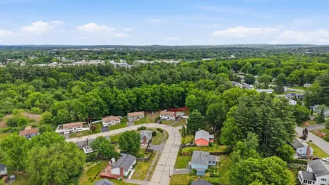24 Jennifer Drive Nashua NH 03062