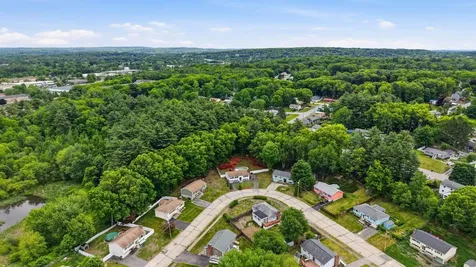 24 Jennifer Drive Nashua NH 03062