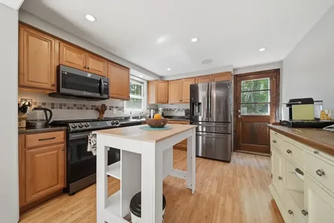 24 Jennifer Drive Nashua NH 03062
