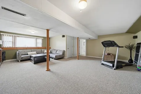 24 Jennifer Drive Nashua NH 03062