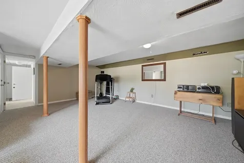 24 Jennifer Drive Nashua NH 03062