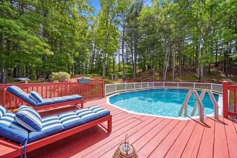 24 Jennifer Drive Nashua NH 03062