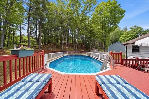24 Jennifer Drive Nashua NH 03062
