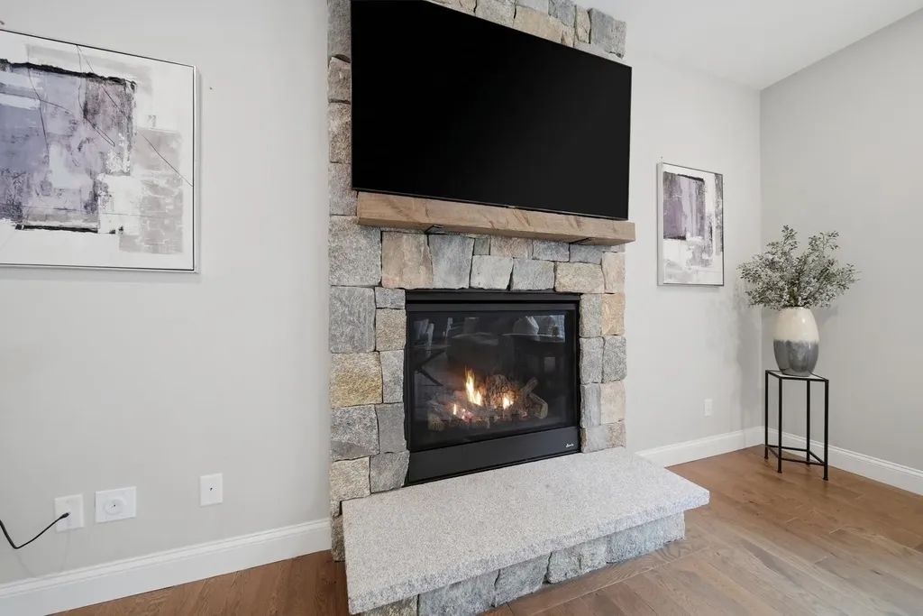 12 Old Mill Lane Hooksett NH 03106