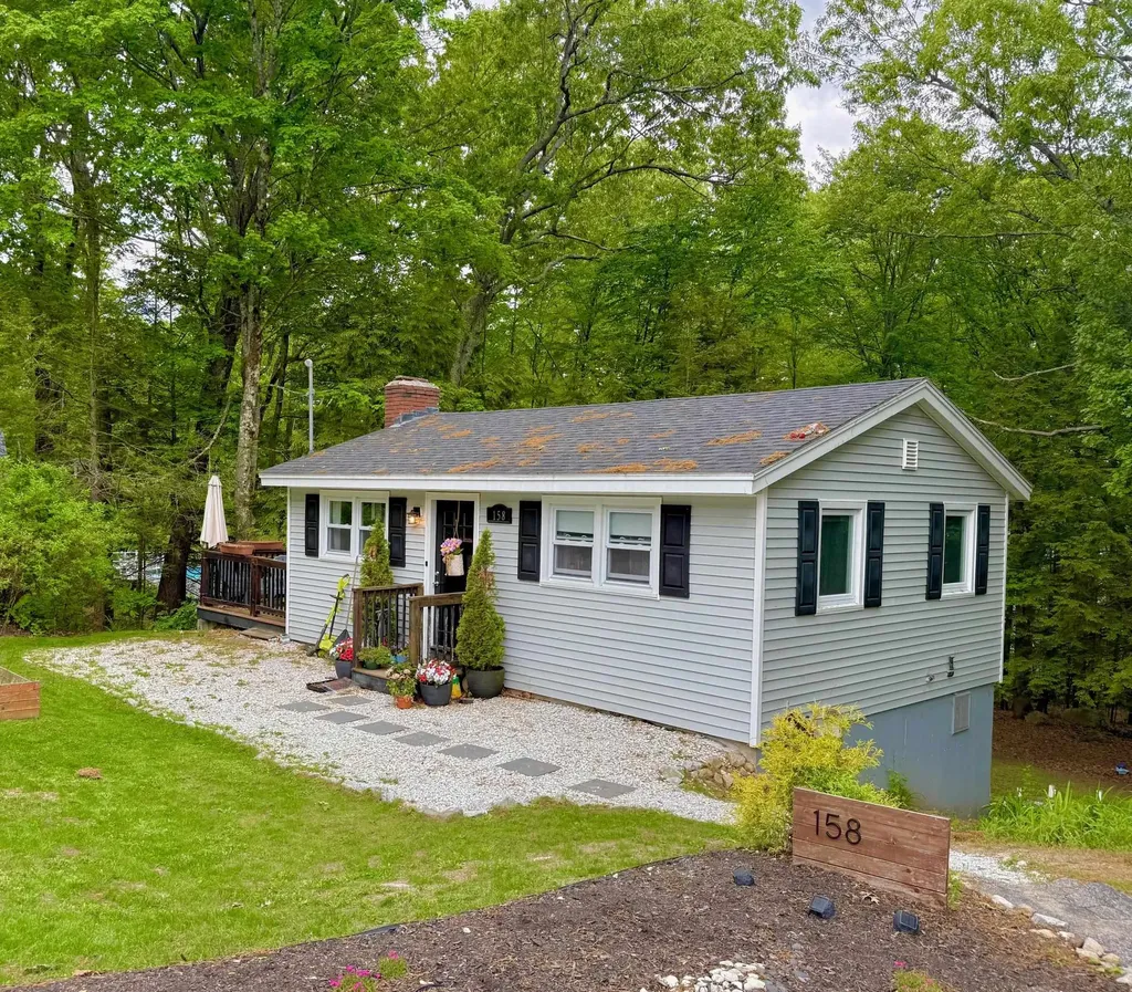 158 Appletree Road Auburn NH 03032