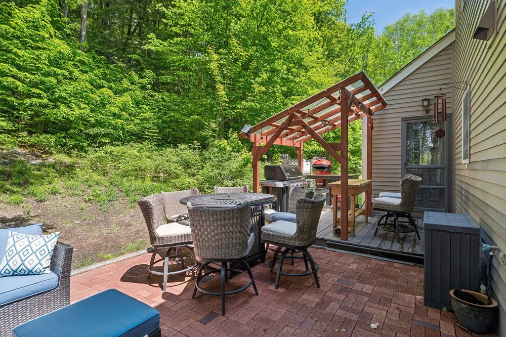 408 Morgan Road Hartford VT 05059