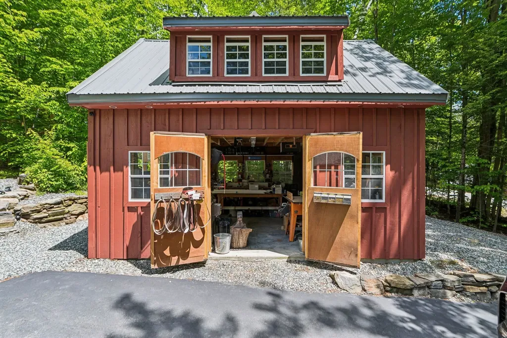 408 Morgan Road Hartford VT 05059
