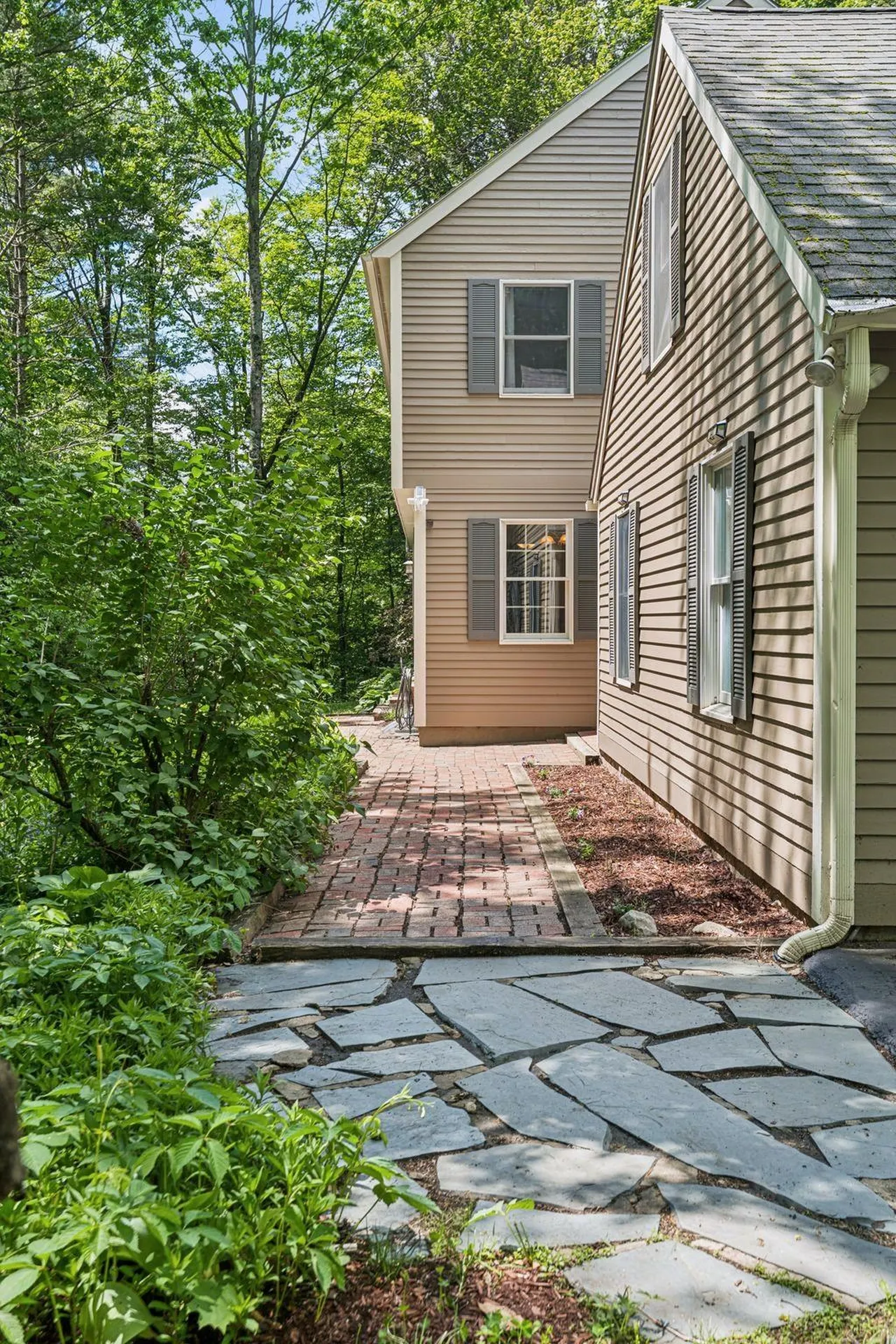 408 Morgan Road Hartford VT 05059