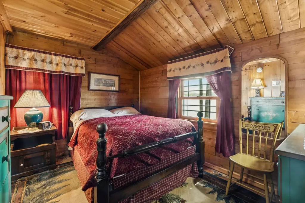 122 Broadside Road Wolfeboro NH 03894