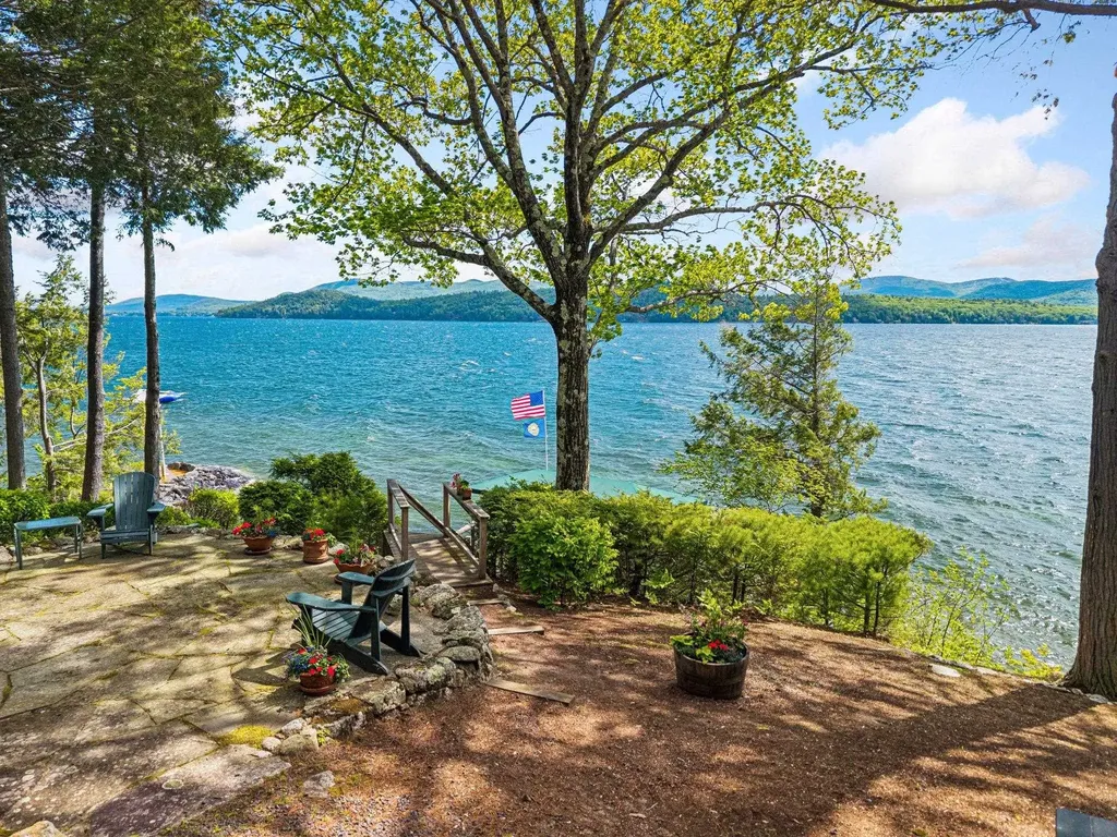 122 Broadside Road Wolfeboro NH 03894