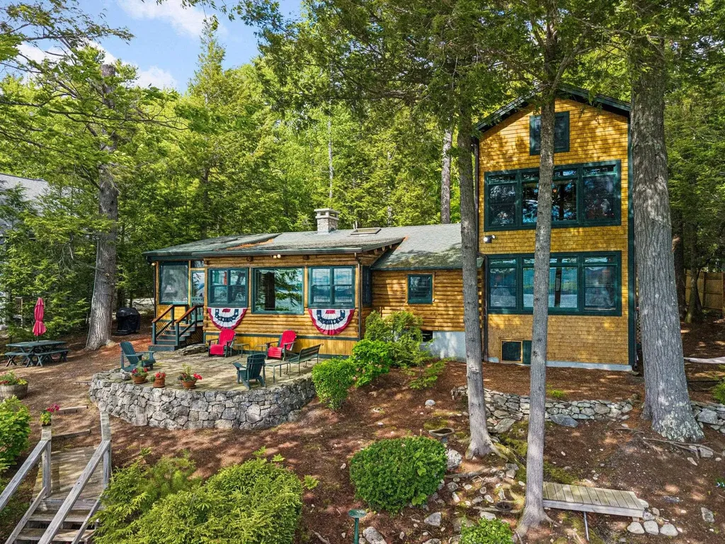 122 Broadside Road Wolfeboro NH 03894