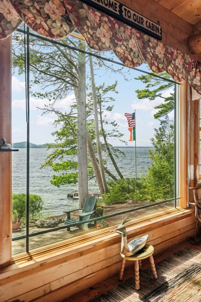 122 Broadside Road Wolfeboro NH 03894