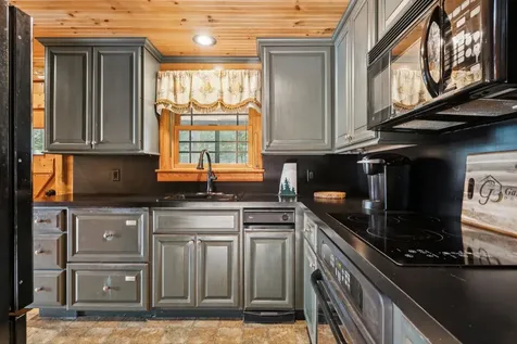 122 Broadside Road Wolfeboro NH 03894