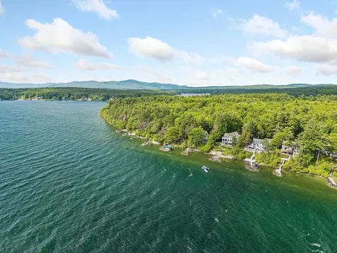 122 Broadside Road Wolfeboro NH 03894
