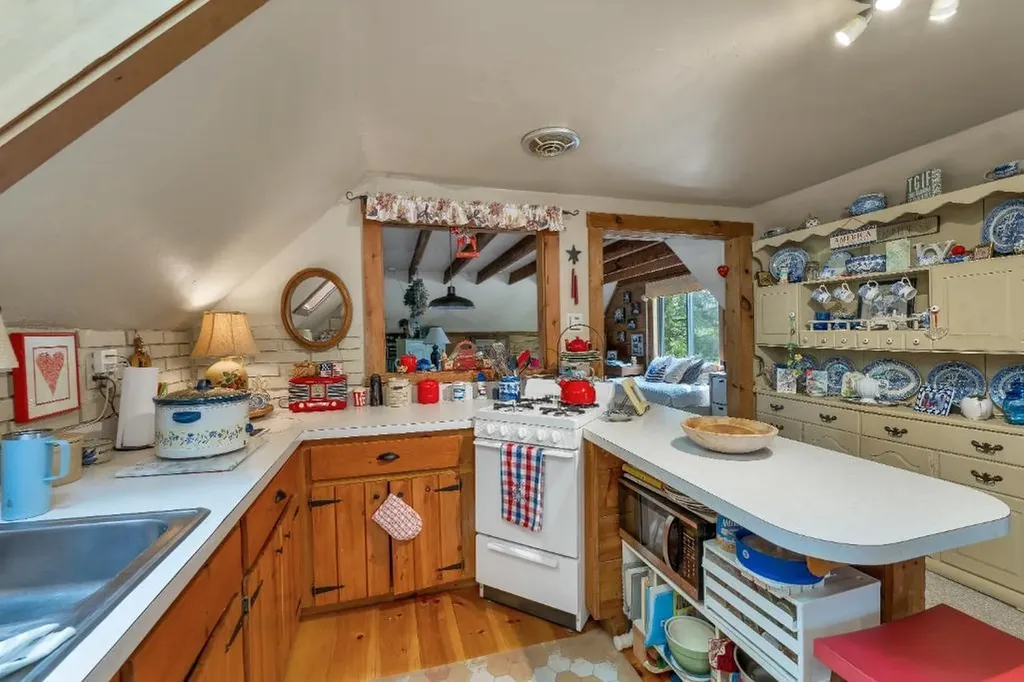 8 Lewis Street Laconia NH 03246