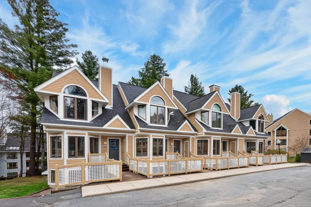 2C Townhouse Square Dover VT 05356