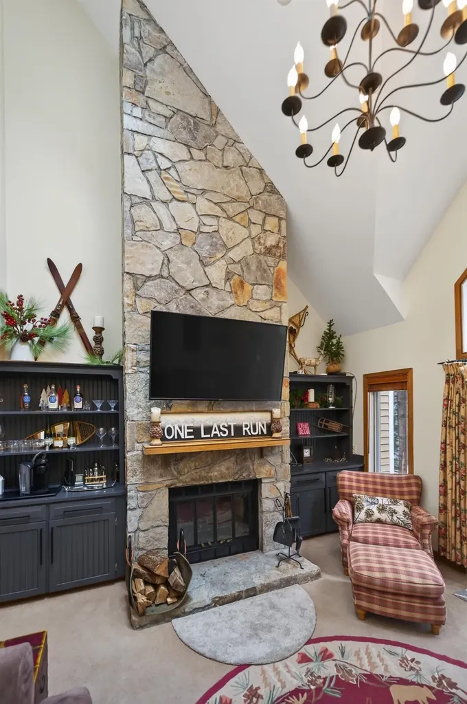2C Townhouse Square Dover VT 05356