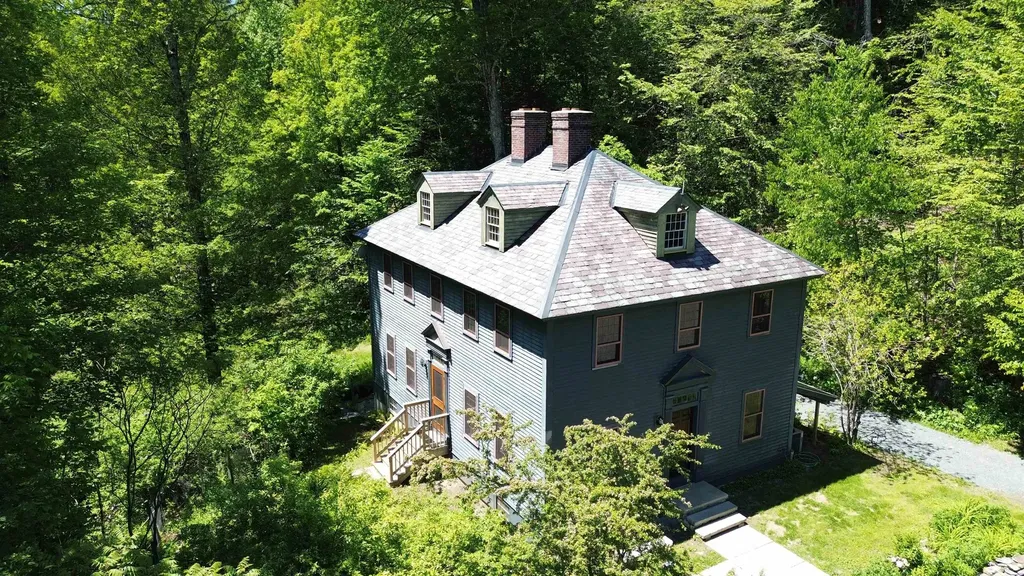 800 Hubbard Hill Halifax VT 05358