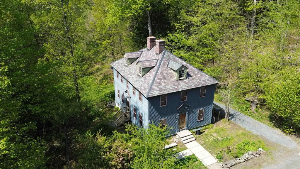 800 Hubbard Hill Halifax VT 05358