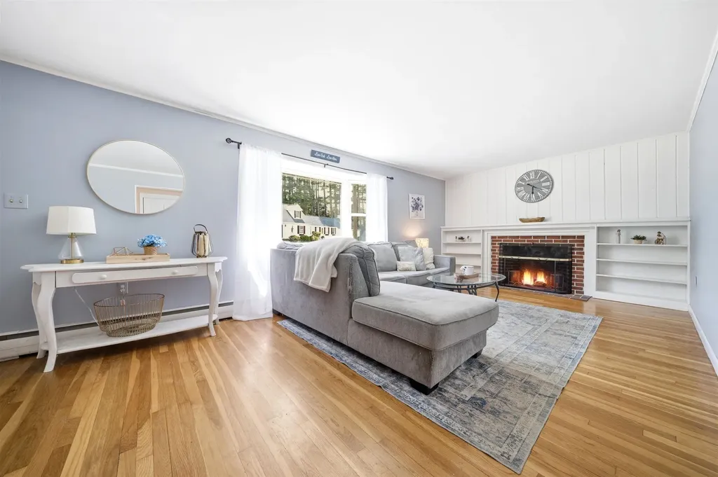 31 Westwood Circle Dover NH 03820
