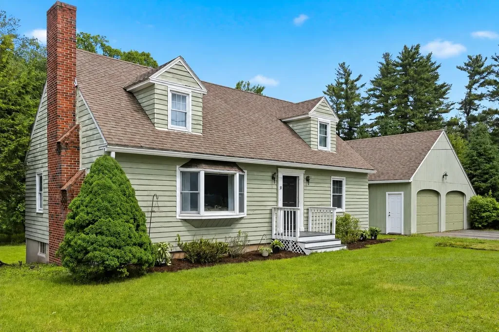 31 Westwood Circle Dover NH 03820
