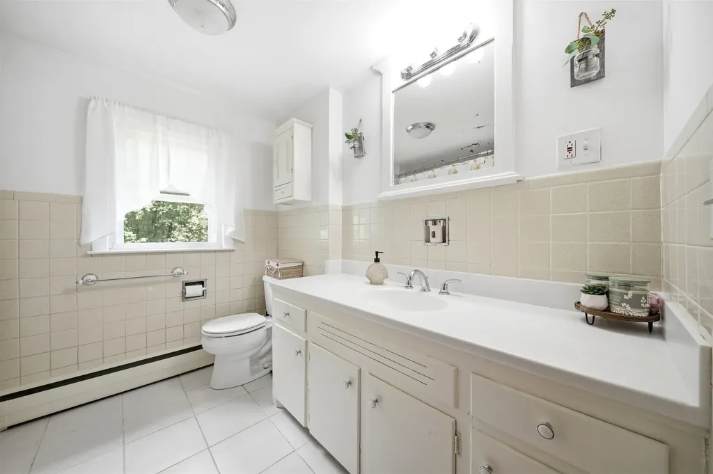 31 Westwood Circle Dover NH 03820