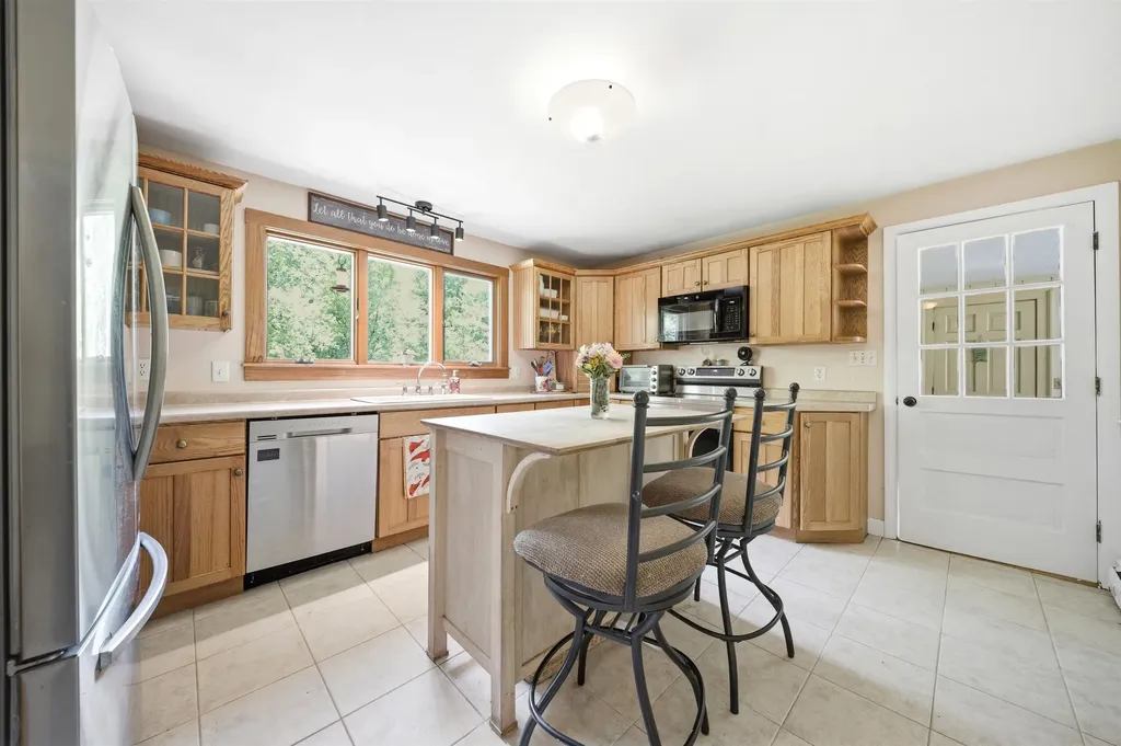 31 Westwood Circle Dover NH 03820