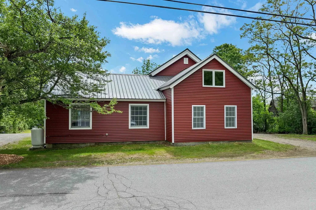 75 Hermit Woods Road Sanbornton NH 03269