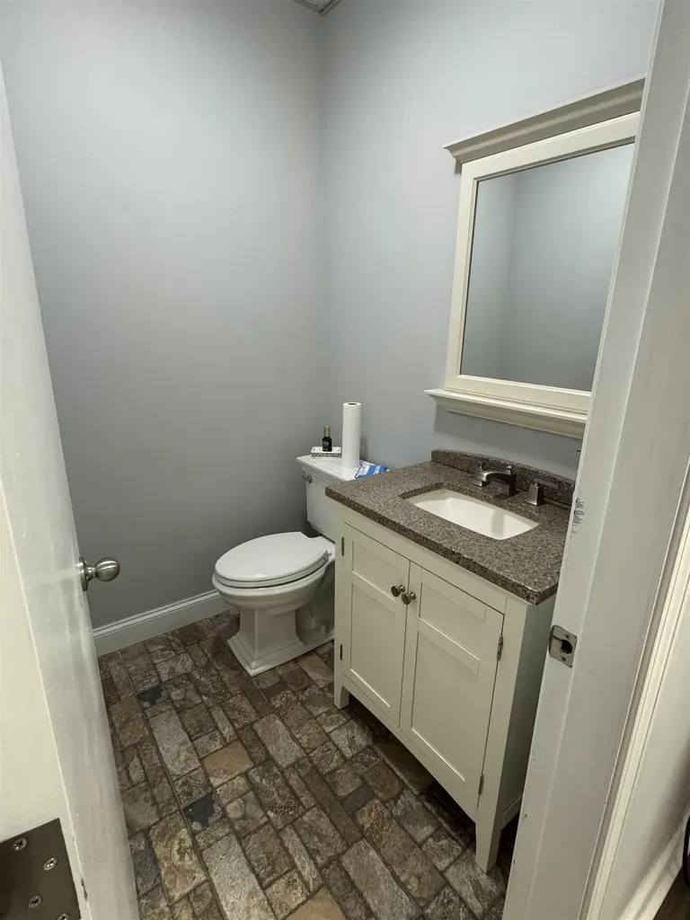 169 S River Road Bedford NH 03110